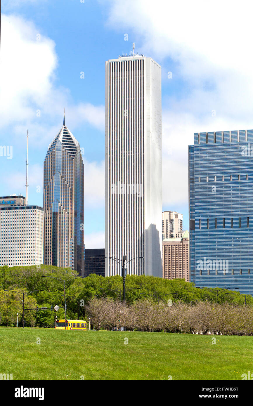 Aon Center, Two Prudential Plaza, the Blue Cross and Blue Shield Tower, One Prudential Plaza and other emblematic Chicago buildings in Spring. Picture Stock Photo