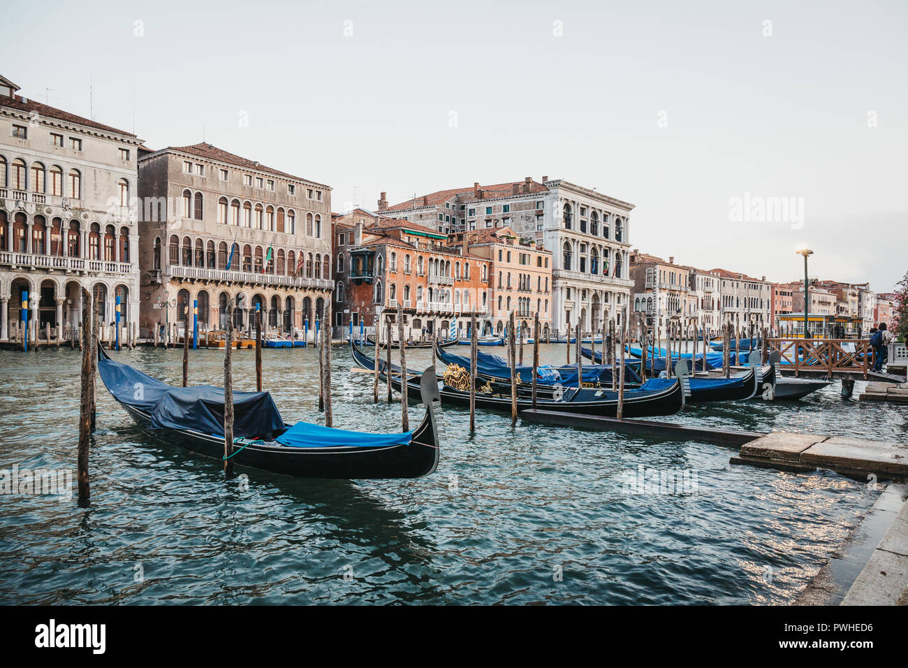 Luxury empty gondola venice hi-res stock photography and images - Alamy
