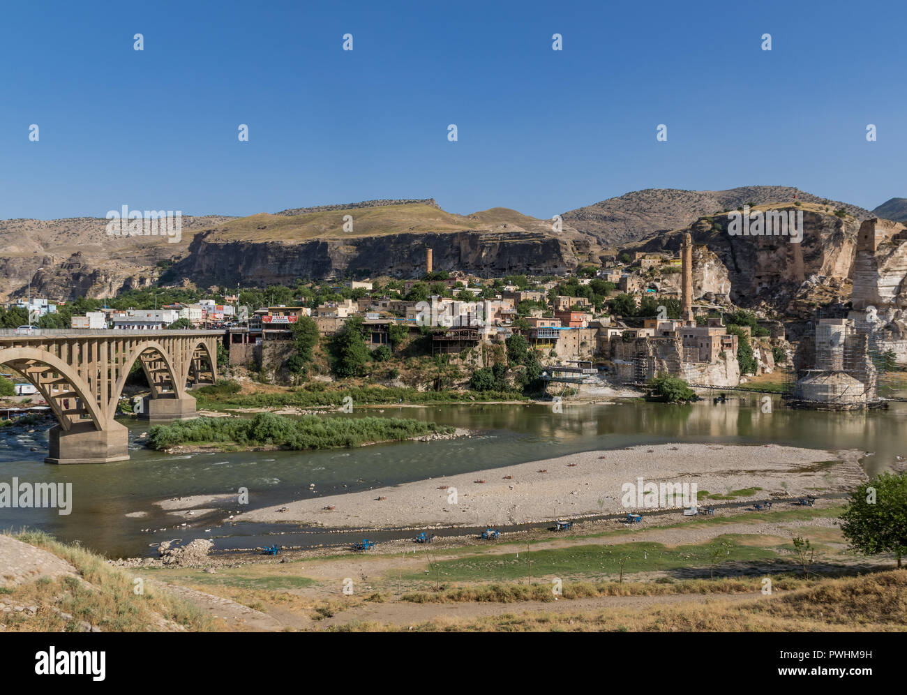 Miya falajiga chalingan yalangoch qizlar