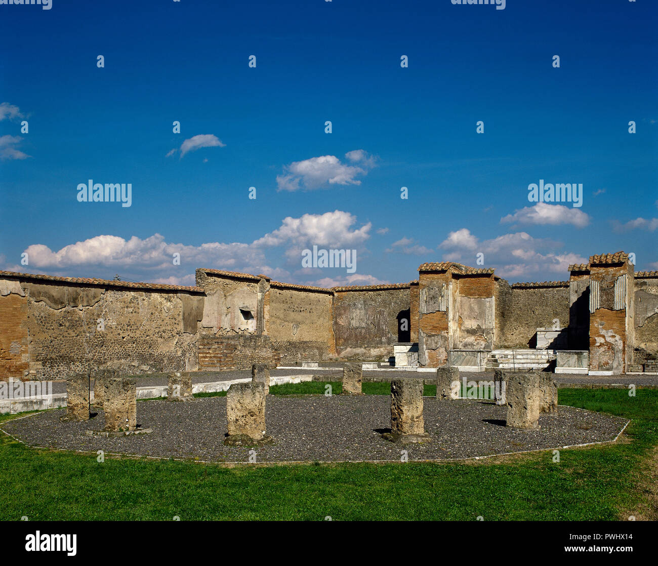 Italy. Pompeii. Roman city destroyed in 79 AD because of the eruption of the Vesuvius volcano. Macellum. Market located at the Forum. Central structure, detail. La Campania. Stock Photo