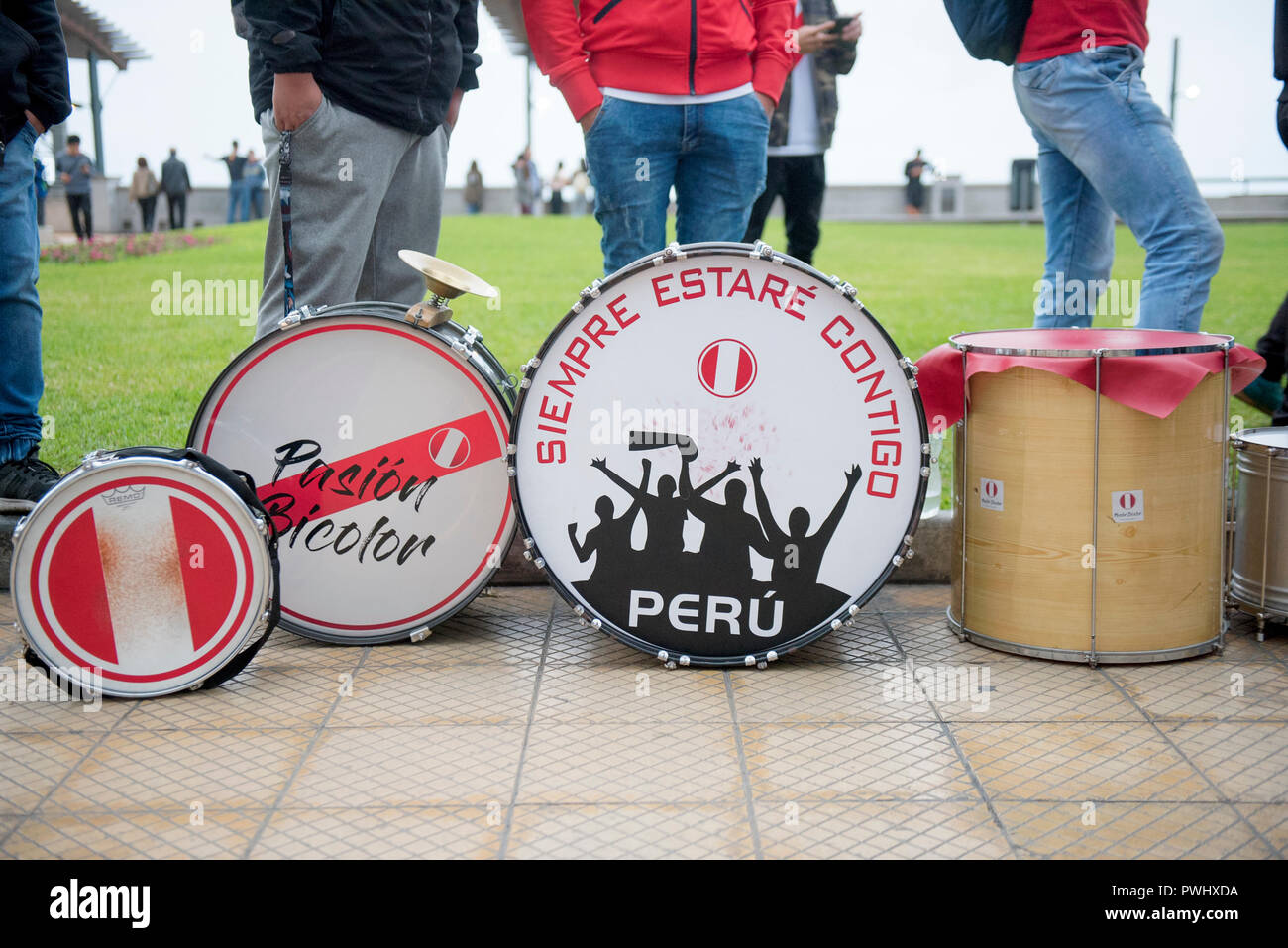 Fanaticism In Peru Peru Vs Chile Soccer Stock Photo Alamy