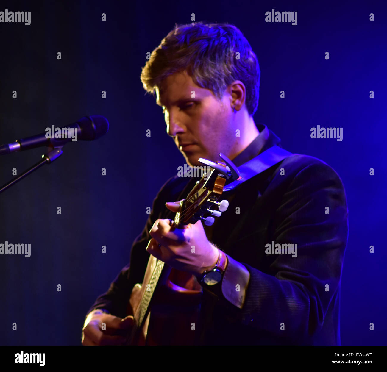 Scott Mathison Singer Scott Matthews Singer High Resolution Stock Photography and Images - Alamy