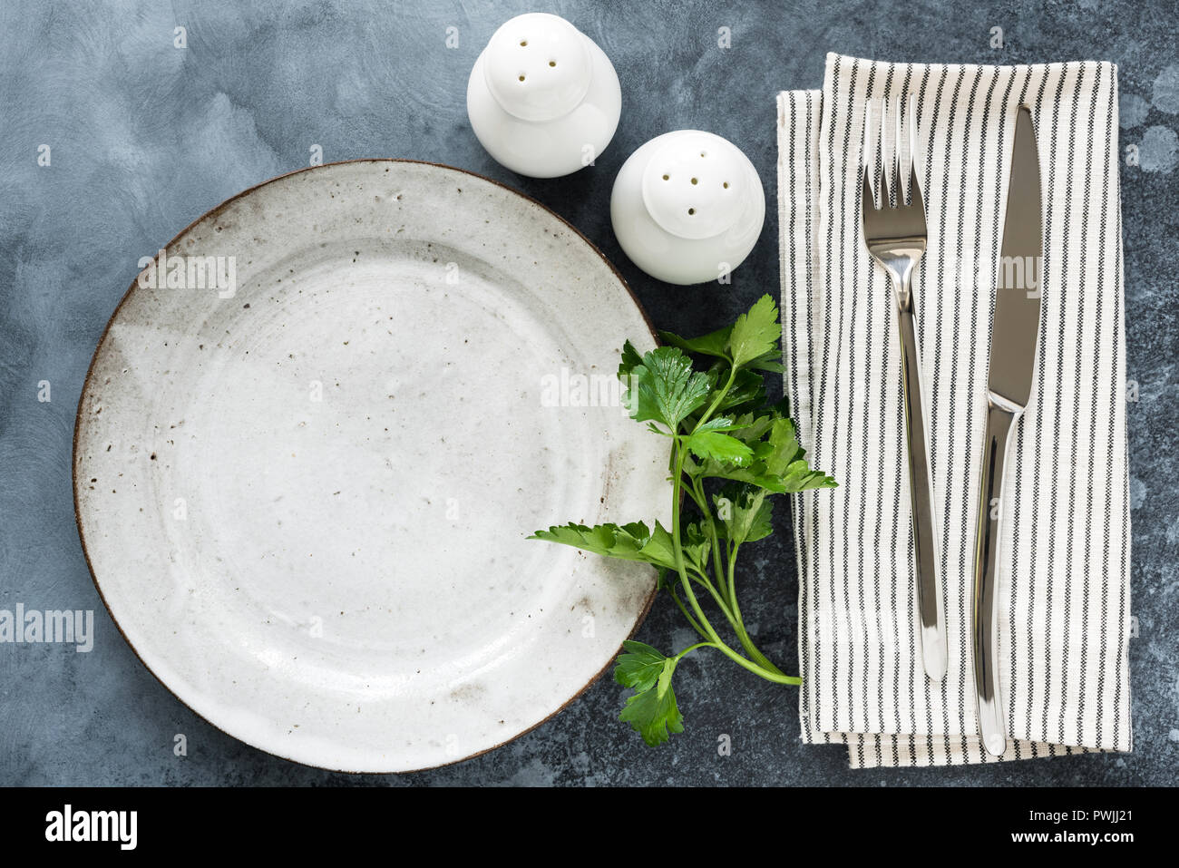 Empty plate restaurant table wooden hires stock photography and images