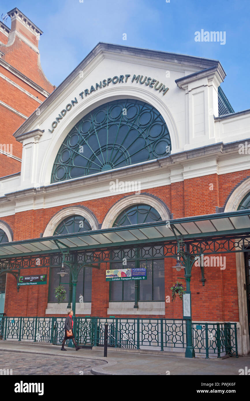 London, Covent Garden.   The London Transport Museum in the Piazza. Stock Photo
