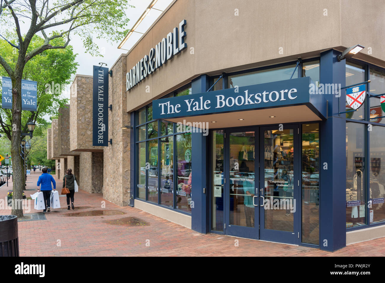 Yale Bookstore in New Haven, CT, USA. Yale is a private Ivy League research university in New Haven, CT, USA and was founded in 1701. Stock Photo
