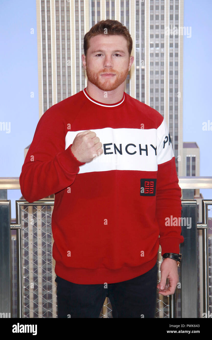 New York, NY, USA. 16th Oct, 2018. Canelo Alvarez at the Empire State Building promoting the December 15 Championship fight between WBC, WBA, Lineal and Ring Magazine Middleweight World Champion Canelo Alvarez and WBA Super Middleweight World Champion Rocky Fielding. October 16, 2018. Credit: Diego Corrdor/Media Punch/Alamy Live News Stock Photo