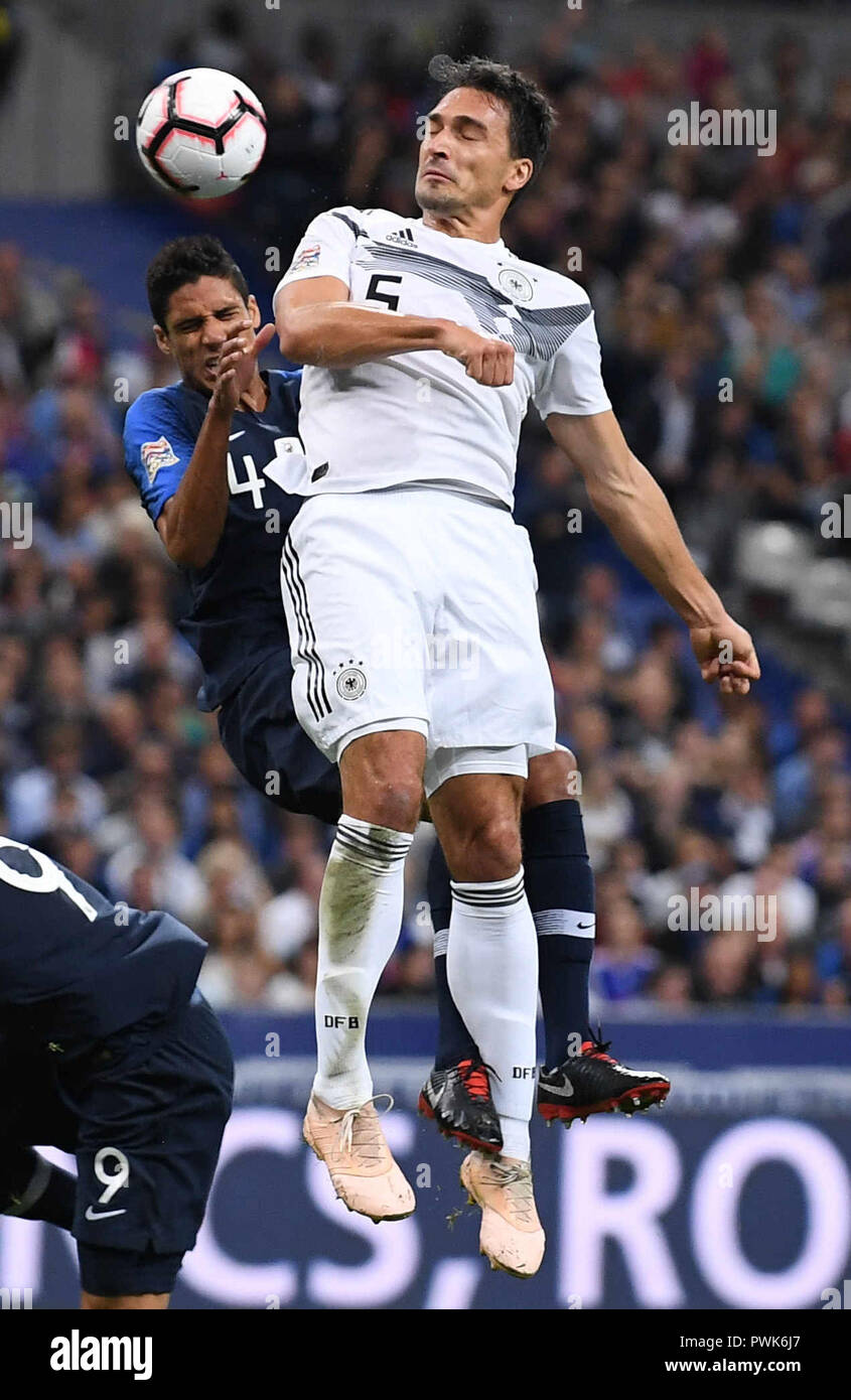 Paris France 16th Oct 2018 Raphael Varane L Of France Versus Mats Hummels R Of Germany Ges Football Nations League France Germany Paris 16 10 2018 Football Soccer Nations League France Vs Germany Paris October 16