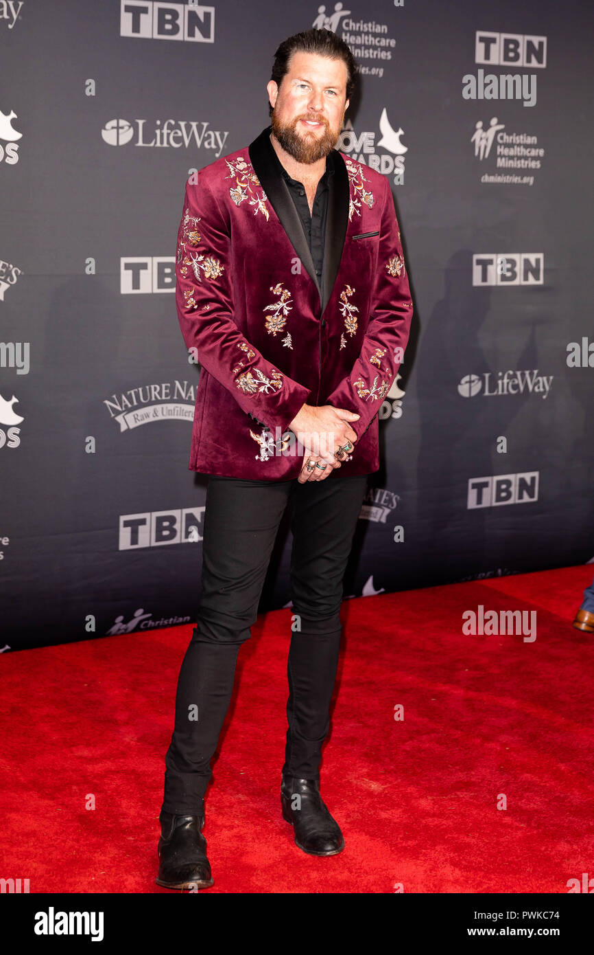 Nashville, Tennessee, USA. 16th Oct, 2018. Zach Williams on the red