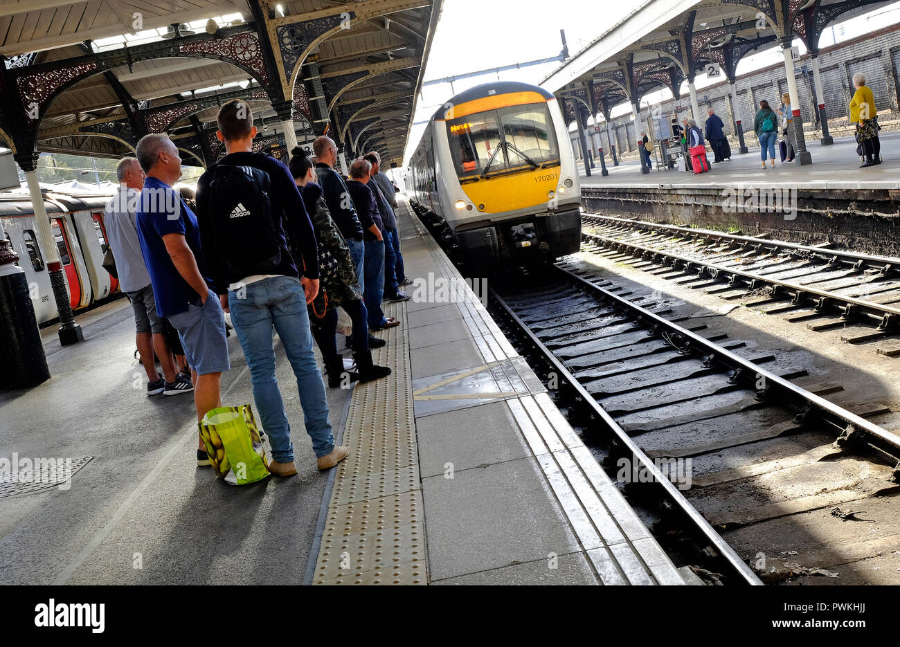 passengers on platform, thorpe station, norwich, norfolk, england Stock Photo