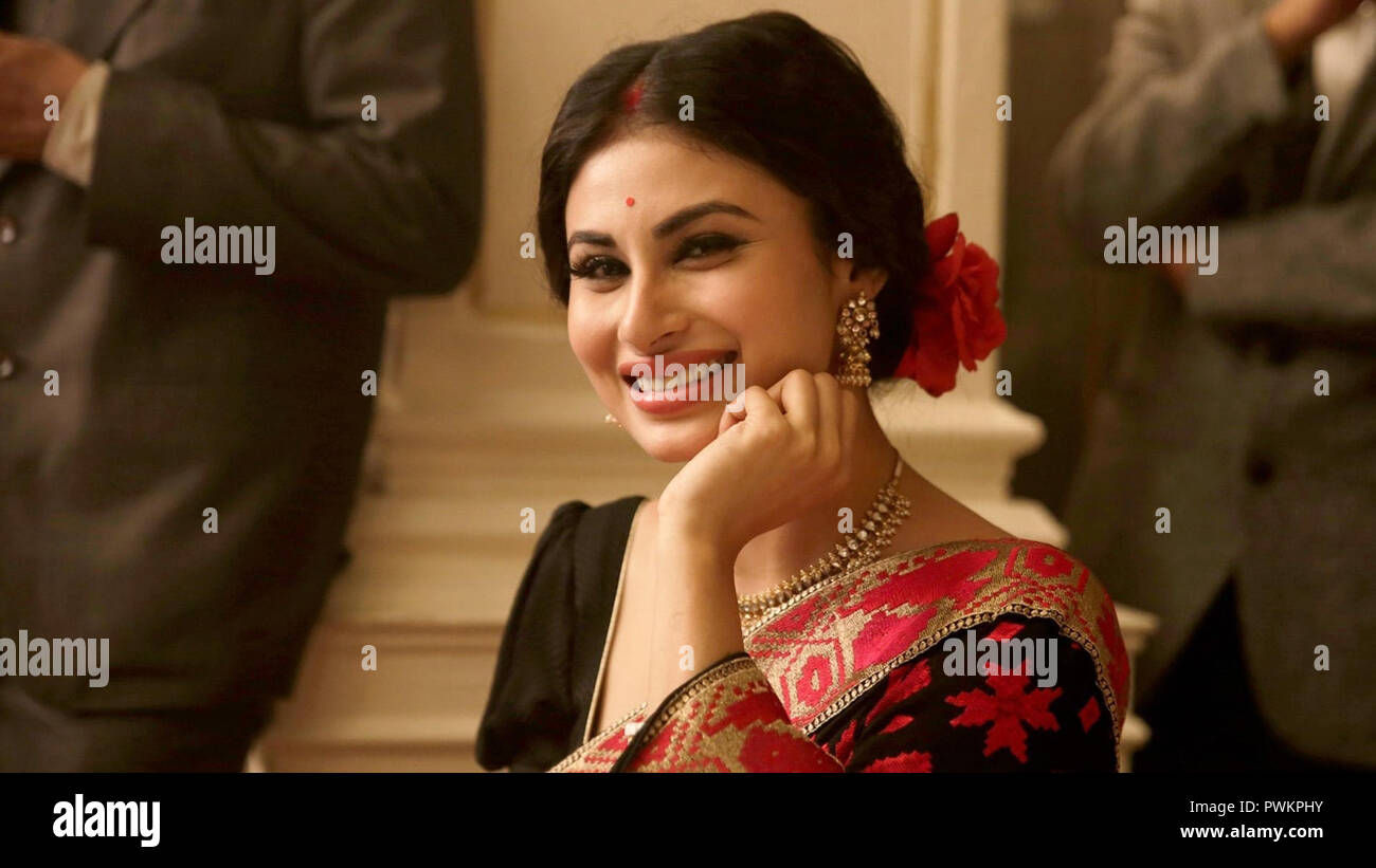 gold-mouni-roy-2018-zee-studios-courtesy-everett-collection