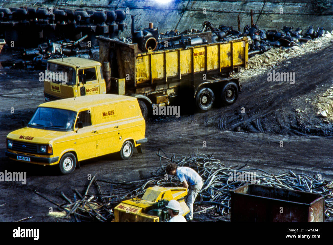 Battersea Power Station - McGee contractors removing salvaged and scrap metal April 1987 Stock Photo