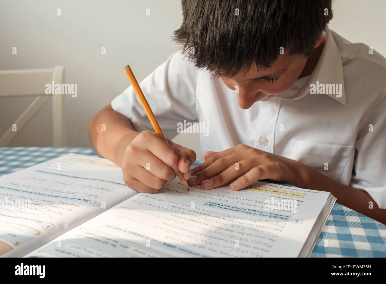 School exams uk hi-res stock photography and images - Alamy