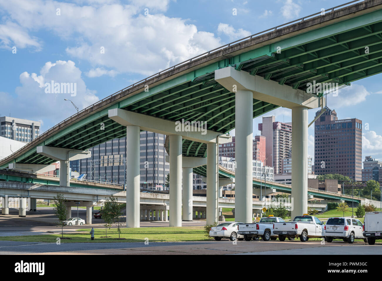 Flyover interchange for Interstate 40 for the Hernando Se Doto Bridge in downtown Memphis Stock Photo
