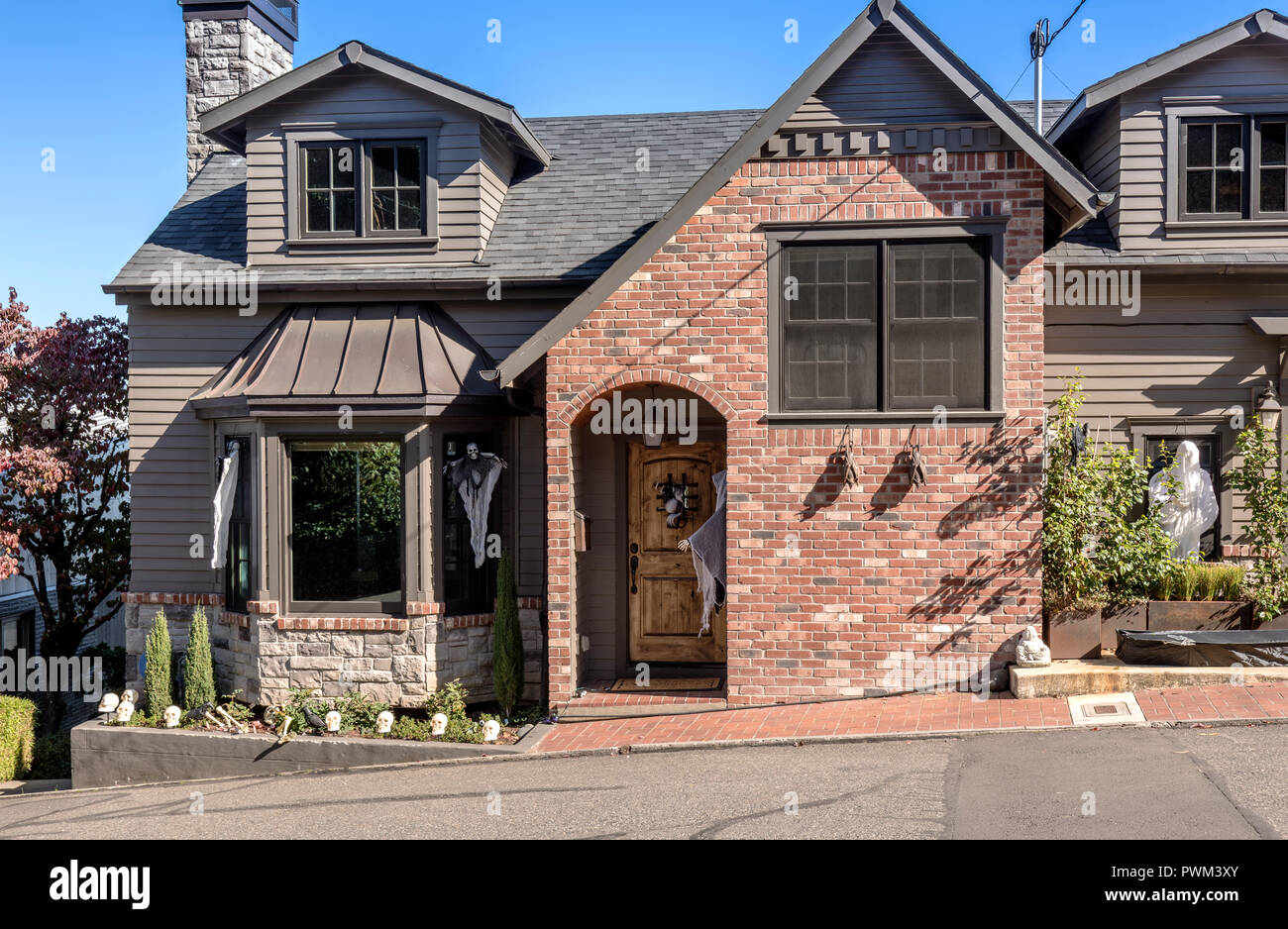 Halloween decorated house west hills Portland Oregon Stock Photo Alamy