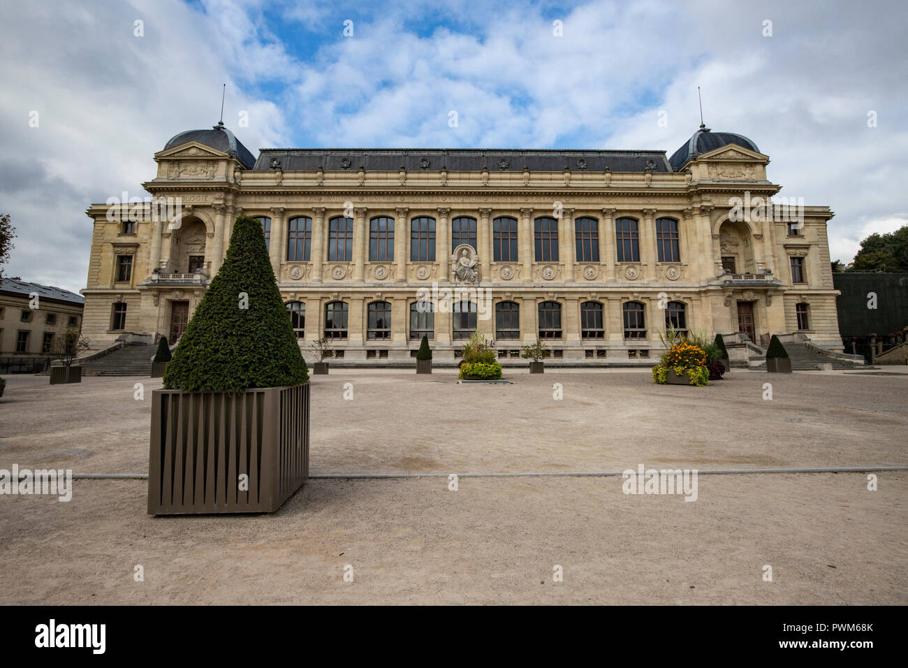 The Jardin des Plantes is one of seven departments of the Museum National d'Histoire Naturelle.  Three hectares are devoted to horticultural displays  Stock Photo