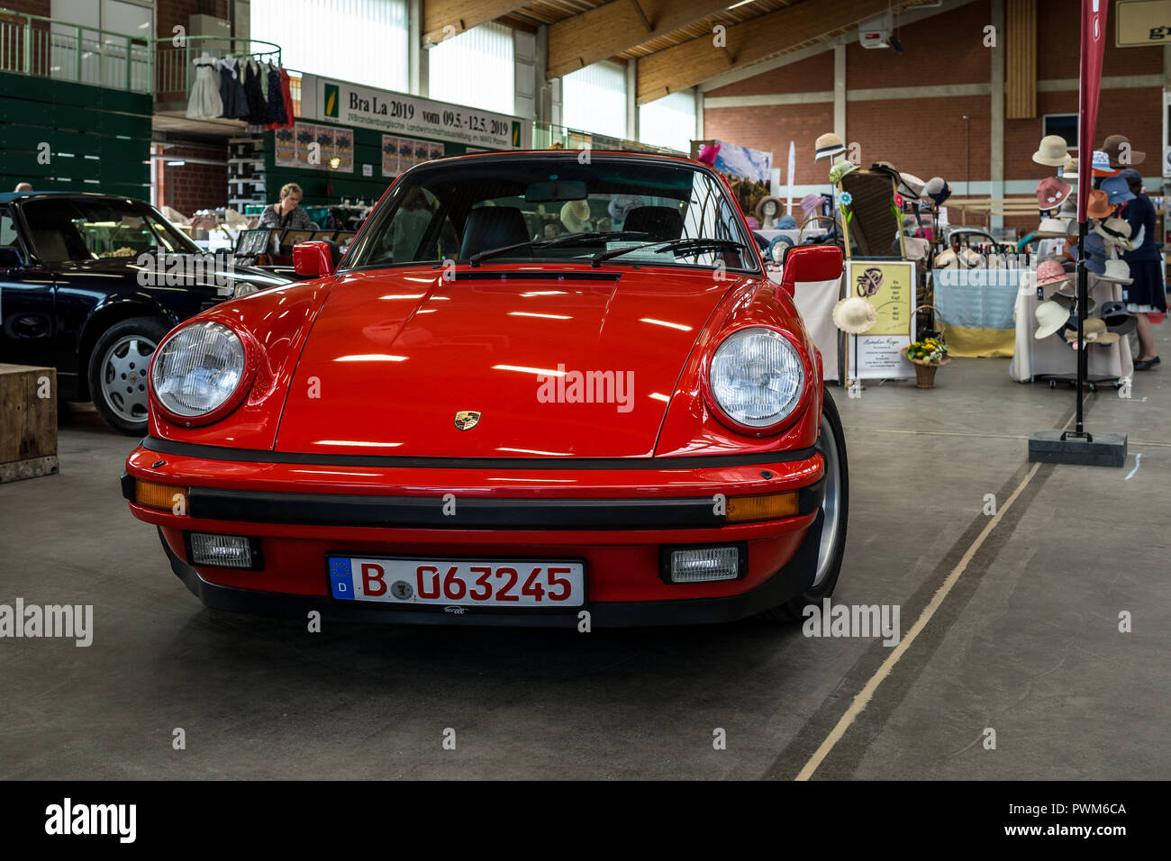 PAAREN IM GLIEN, GERMANY - MAY 19, 2018: Sports car Porsche 911 Coupe Carrera G-Modell 915, 1986. Die Oldtimer Show 2018. Stock Photo
