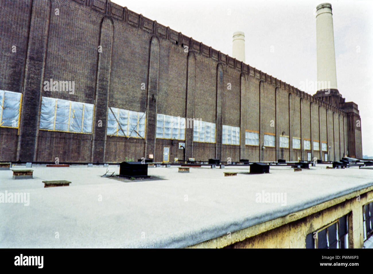 Battersea Power Station - East Wall Boiler House with snow April 1987 Stock Photo