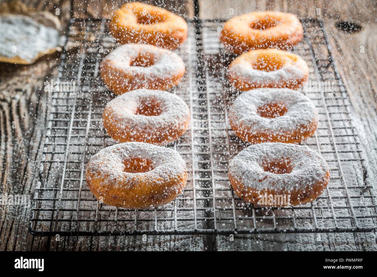 Dredging icing sugar hires stock photography and images Alamy