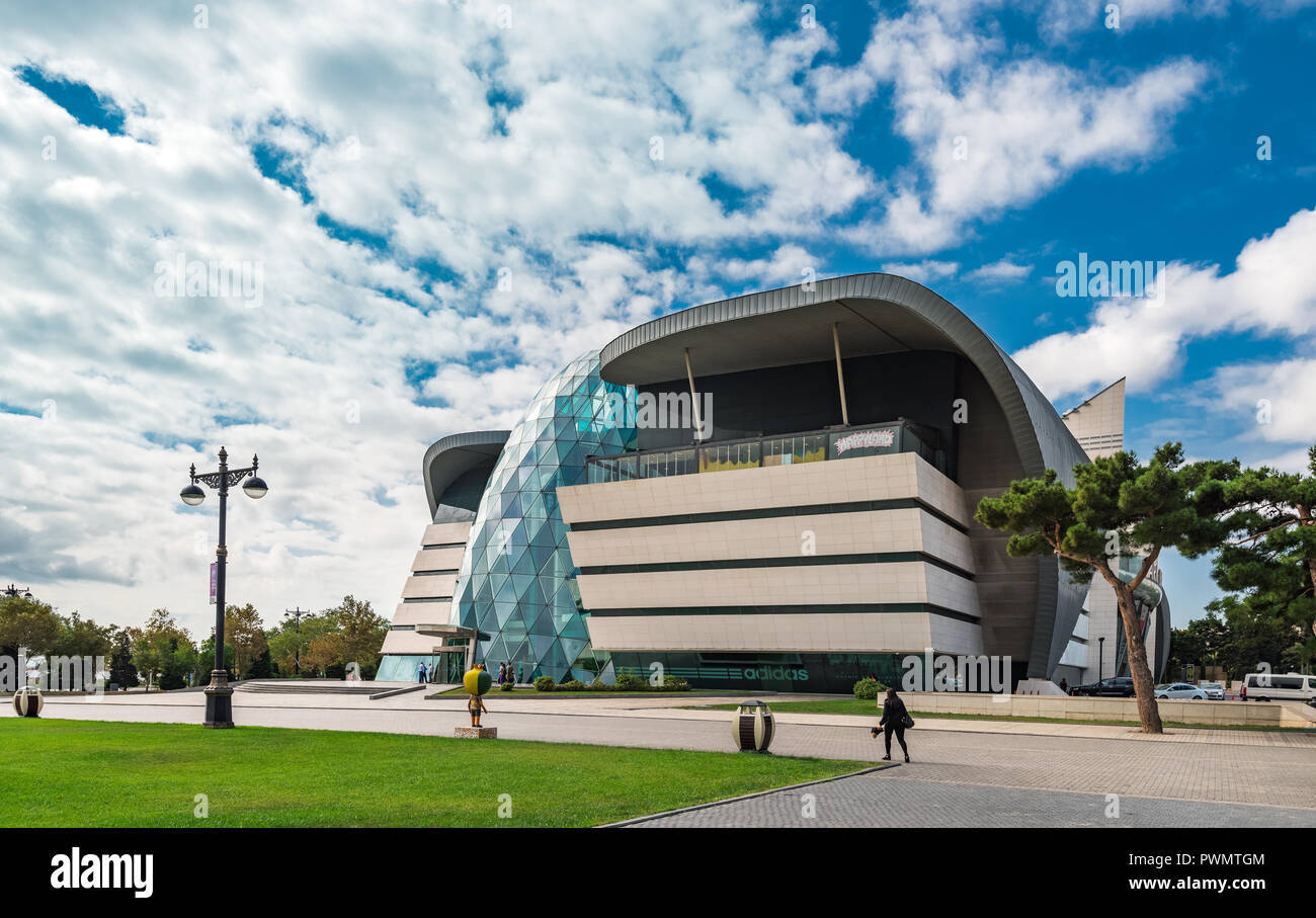 Azerbaijan, Baku, October 09, 2018. Modern building Park Bulvar business center Stock Photo