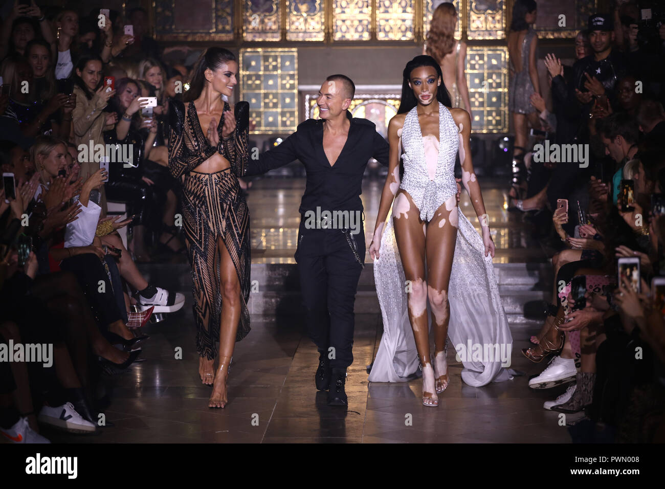 London Fashion Week Spring/Summer 2019 - Julien MacDonald - Catwalk