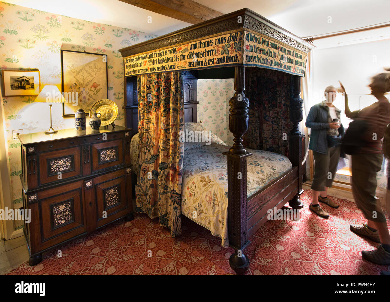 UK, England, Oxfordshire, Kelmscott Manor, William Morris’ bedroom, embroidered bed textile Stock Photo