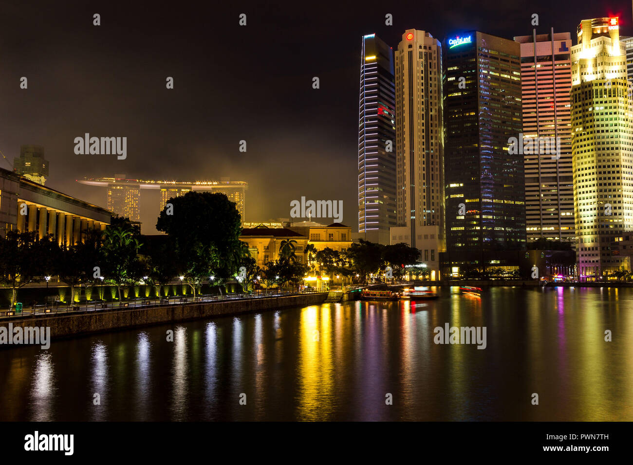 Singapore iconic buildings hi-res stock photography and images - Alamy
