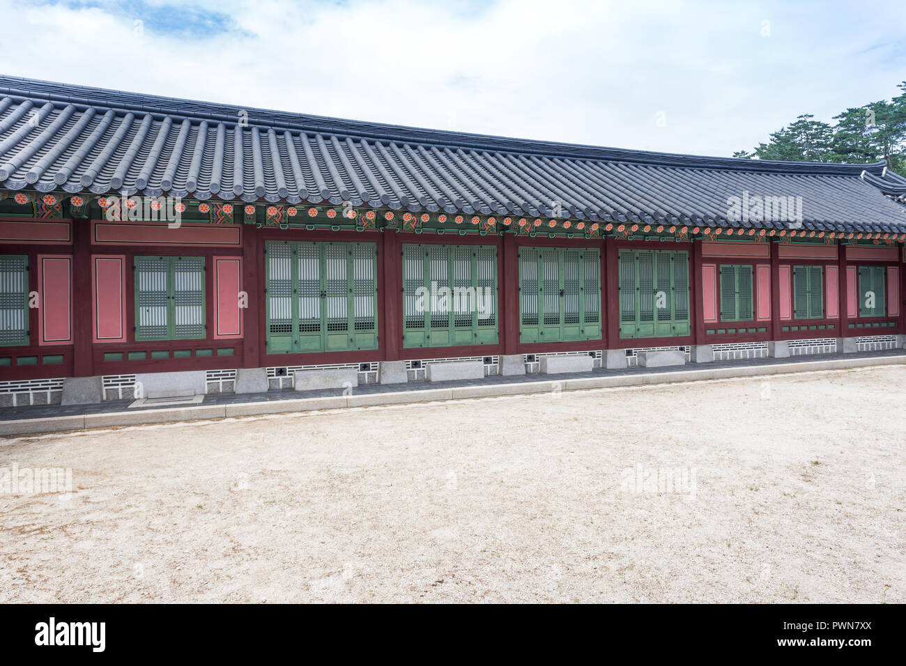 Building at Gyeongbokgung Palace in Seoul, South Korea Stock Photo