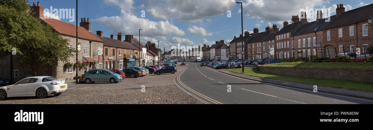 Panoramic Summer view of the Georgian town centre of Bedale seen from North End Stock Photo