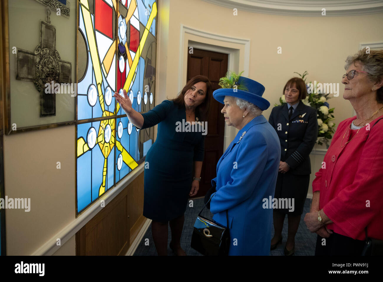 Female pilot royal air force hi-res stock photography and images - Alamy