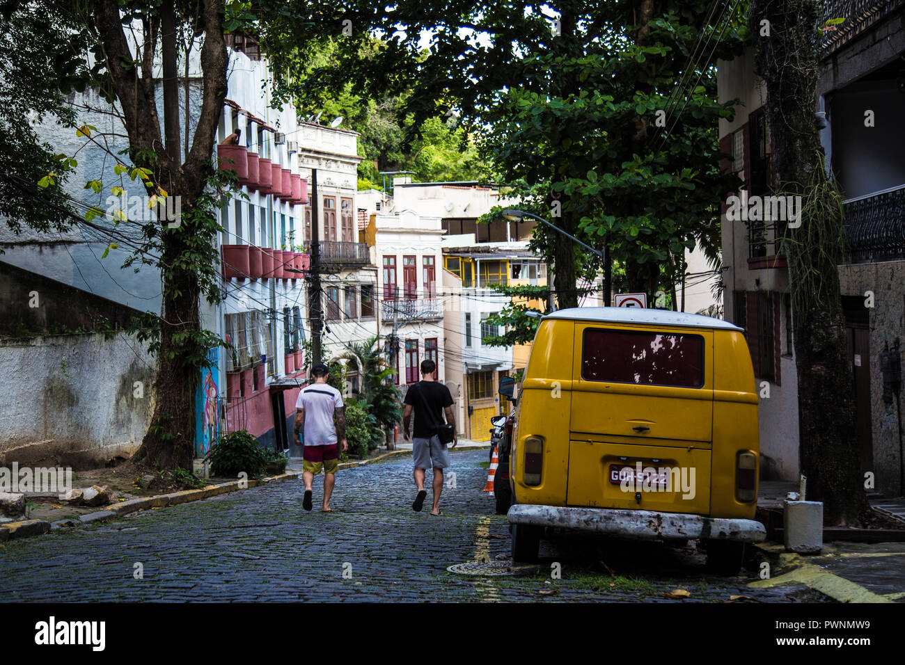 Volkswagen bus (bulli) in yellow in the streets of rio de janeiro Stock Photo