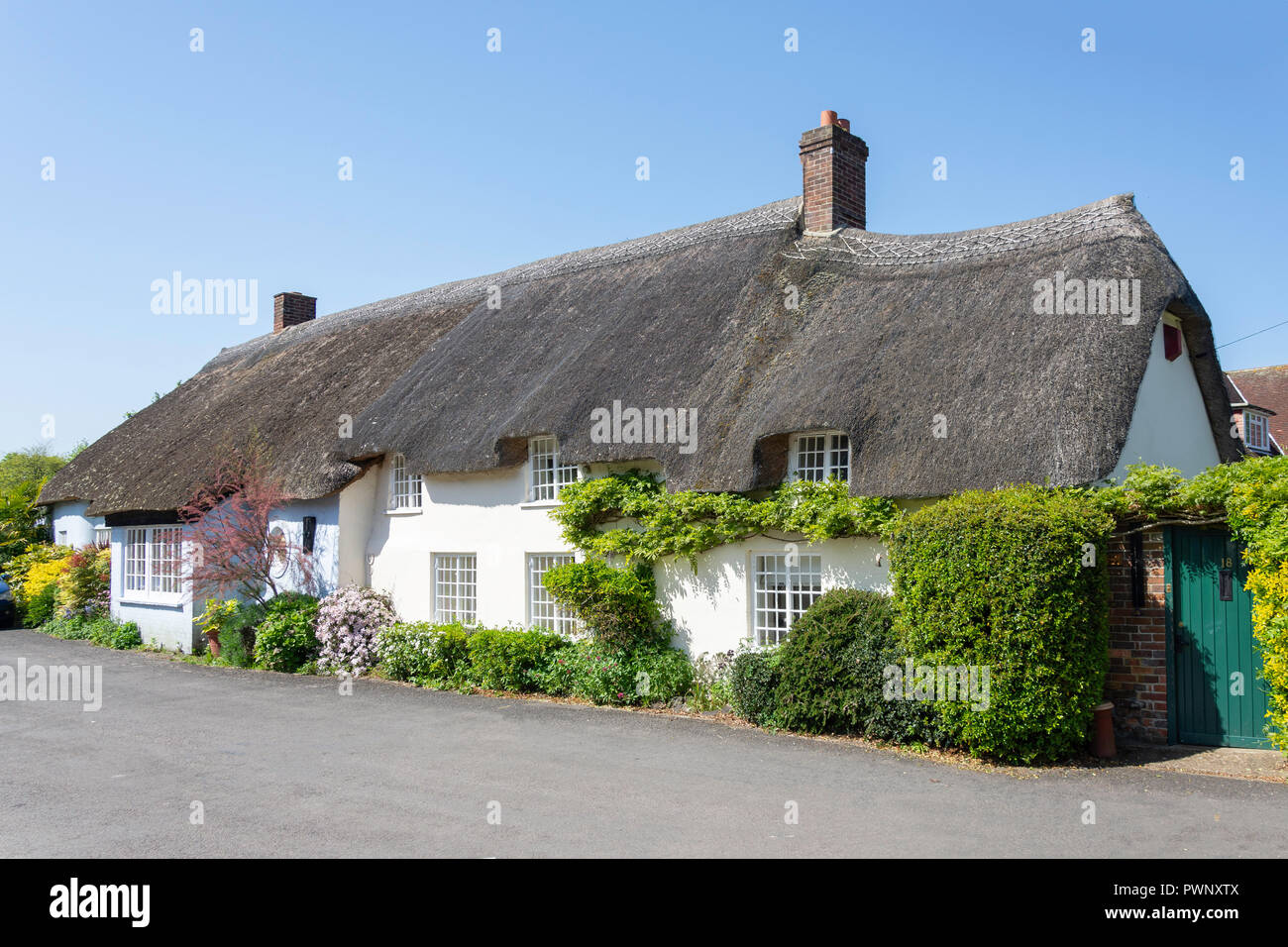 Thatched cottage, Throop, Briantspuddle, Dorset, England, United Kingdom Stock Photo