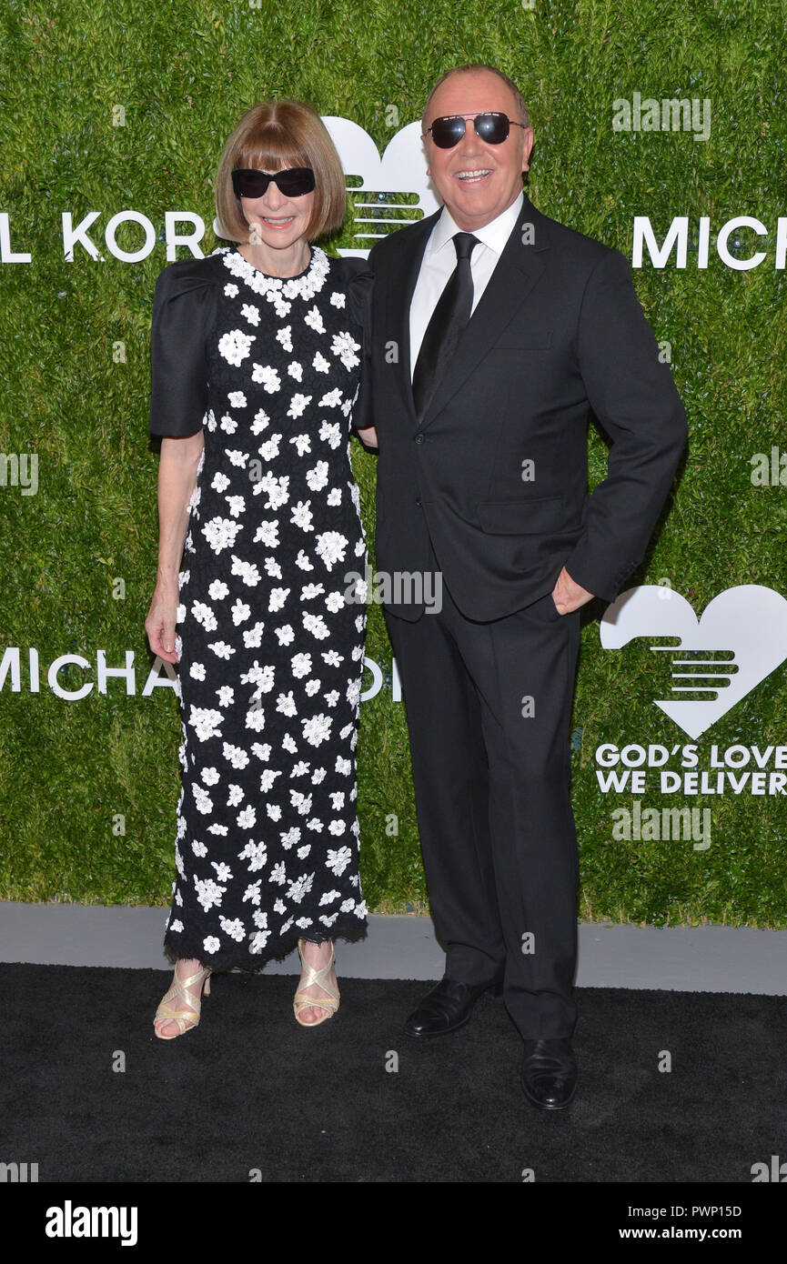 Anna Wintour and attend God's Love We Deliver 12th Annual Golden Heart Awards at Spring Studios October 16, 2018 in New York City Stock - Alamy