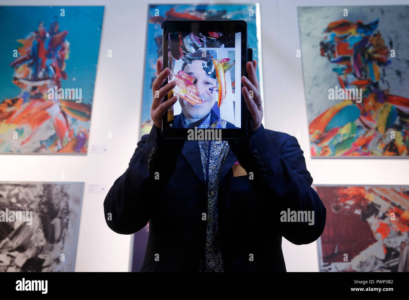 Augmented gallery hi-res stock photography and images - Alamy