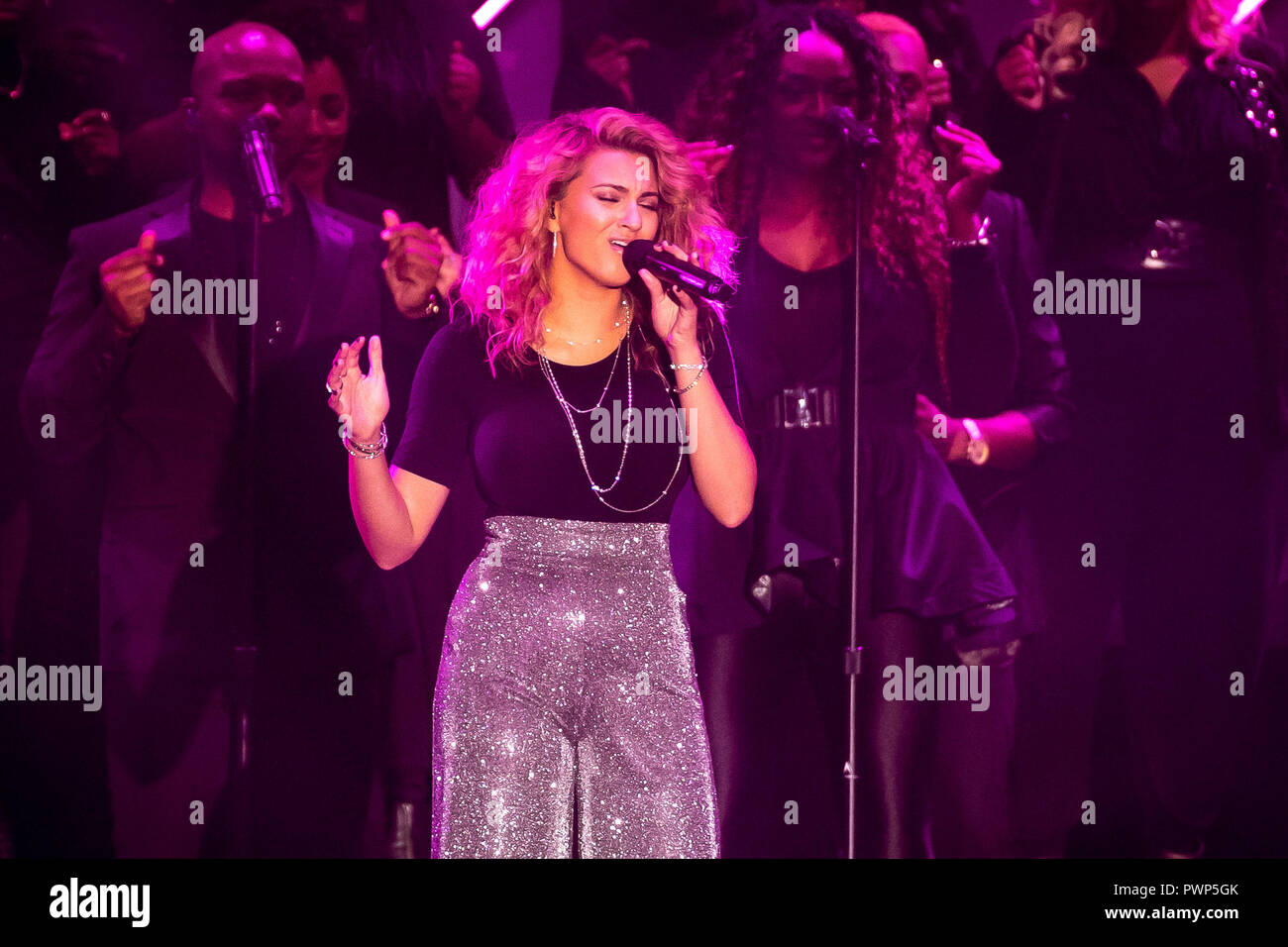 Tori Kelly - Never Alone (Official Live Video) 