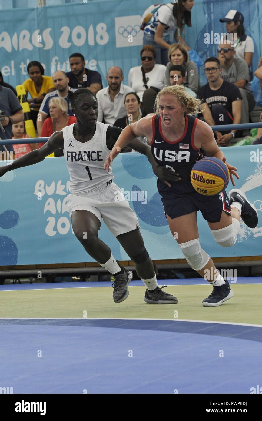 October 17, 2018 - Buenos Aires, Buenos Aires, Argentina - HAILEY VAN LITH of the USA surpasses DIABA KONATE of France during the match in which the USA won gold by 18 to 4 in the Buenos Aires 2018 Youth Olympics. (Credit Image: © Patricio Murphy/ZUMA Wire) Stock Photo