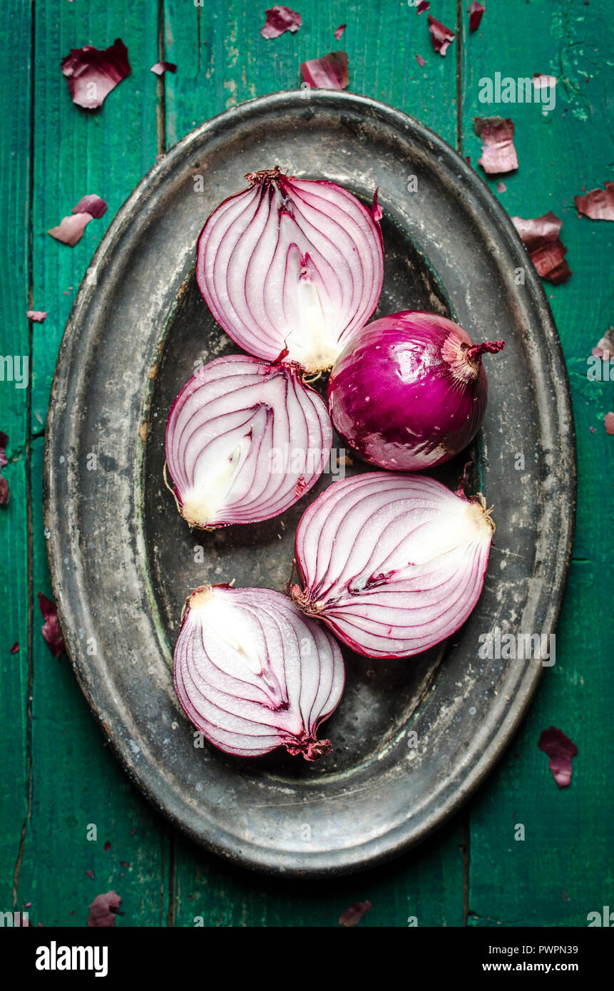 Plate purple onion onions hi-res stock photography and images - Alamy