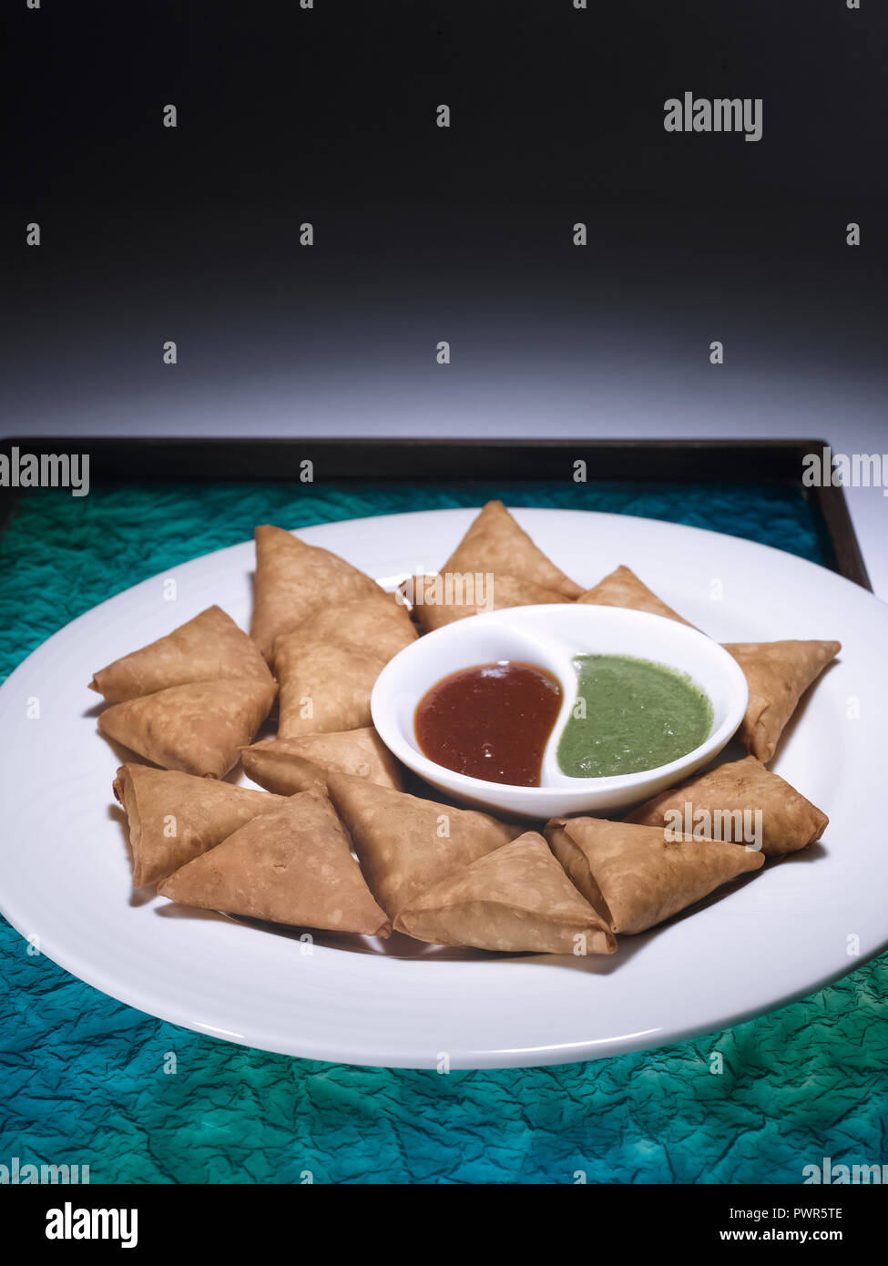 COCKTAIL SAMOSA WITH DATE CHUTNEY AND CORIANDER CHUTNEY Stock Photo Alamy