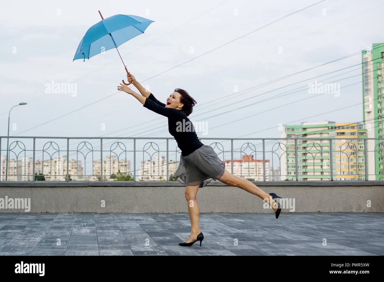 umbrella against wind