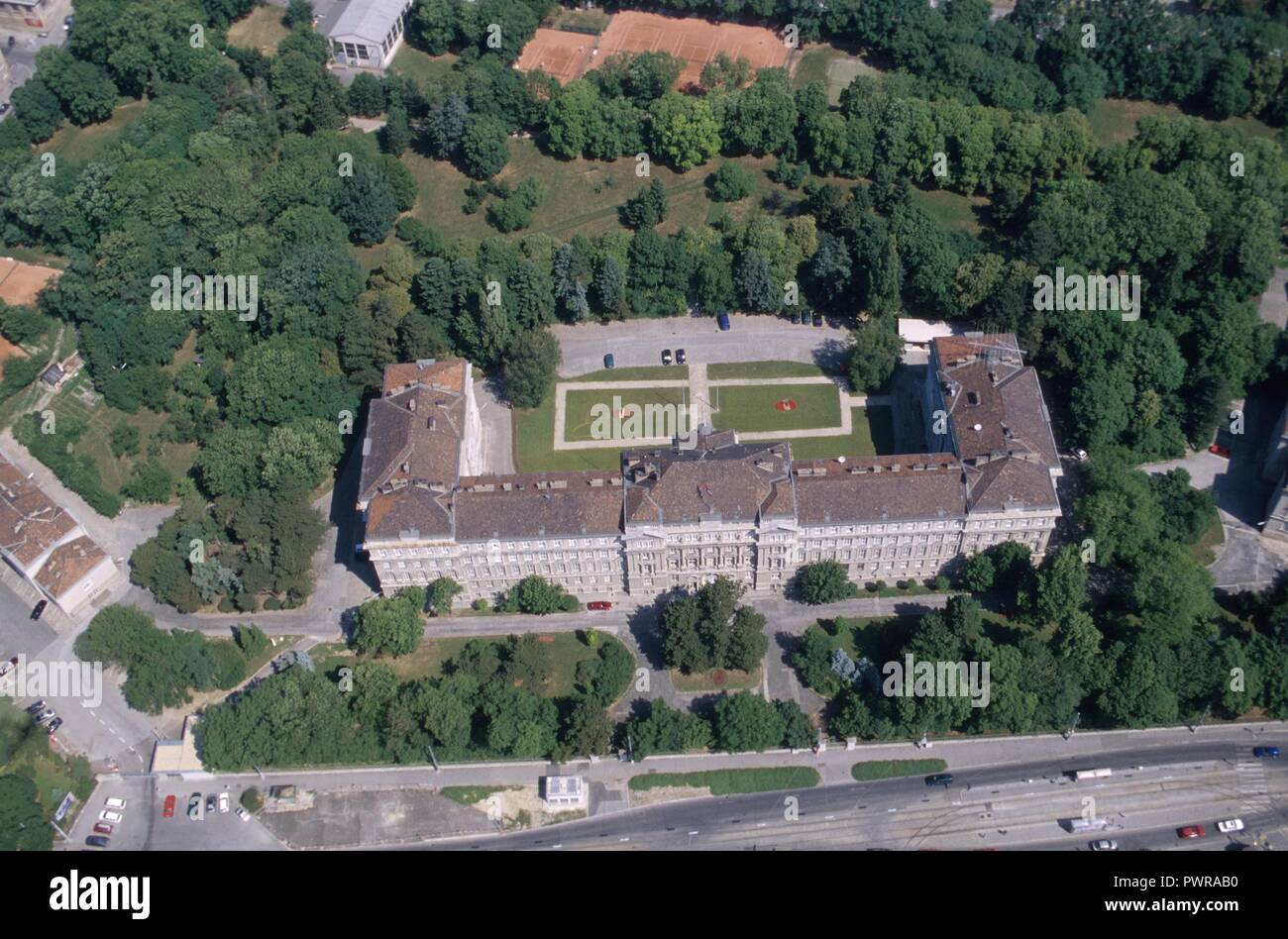 Wien, Breitenseer Kaserne; Luftaufnahme Stock Photo Alamy