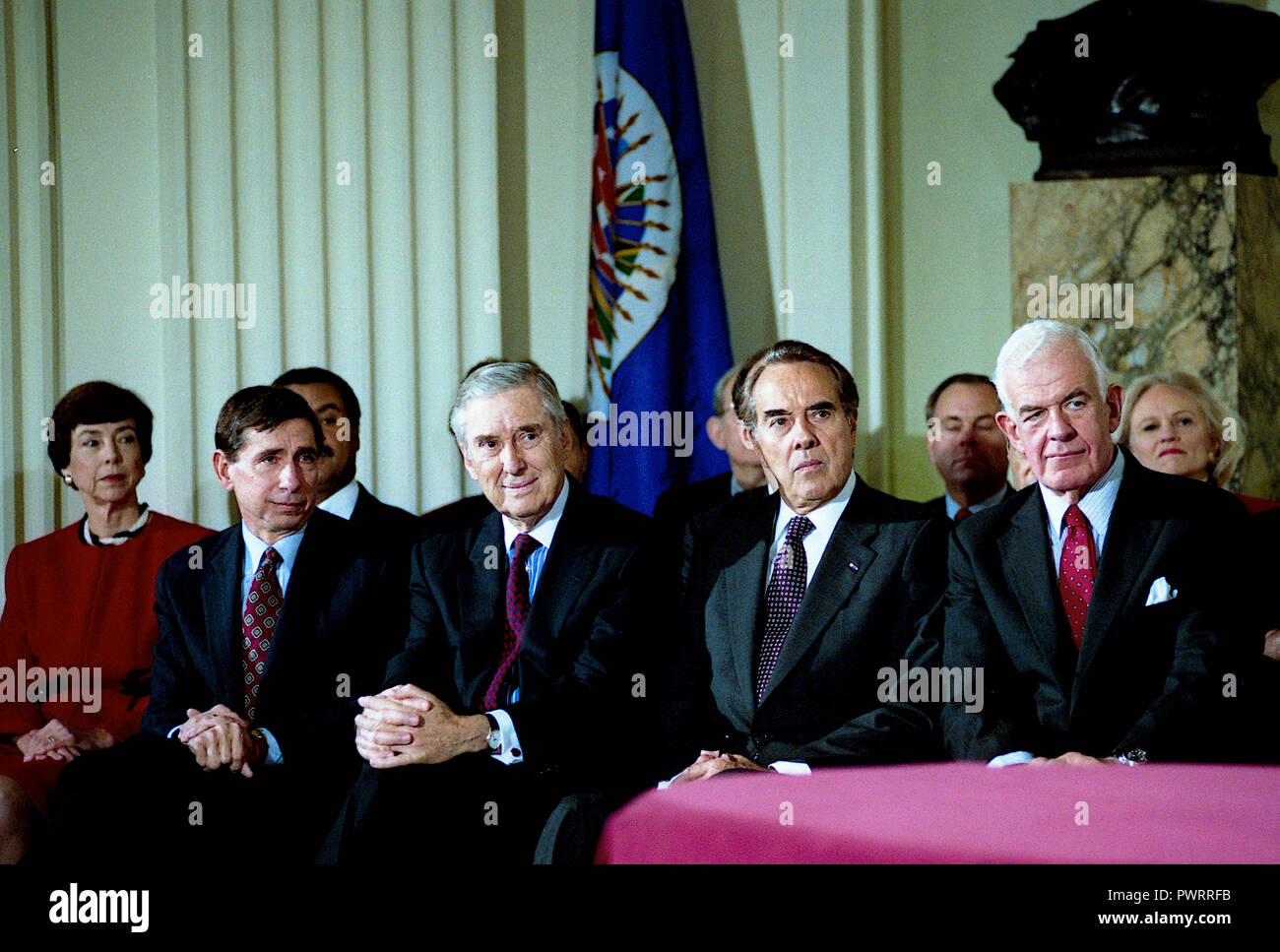 Washington DC, December 8, 1993 President William Jefferson Clinton ...