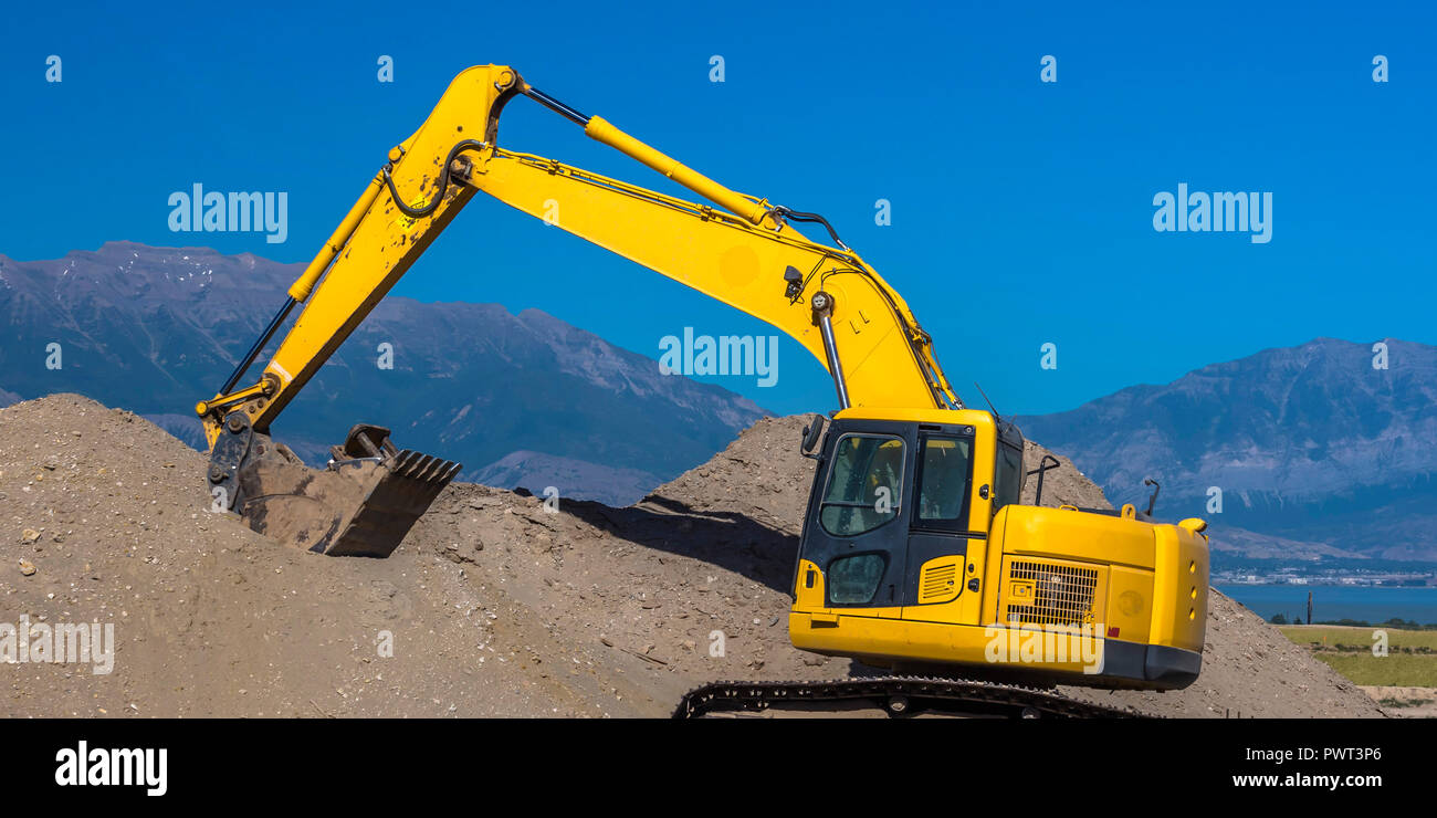Powerful diggers hires stock photography and images Alamy