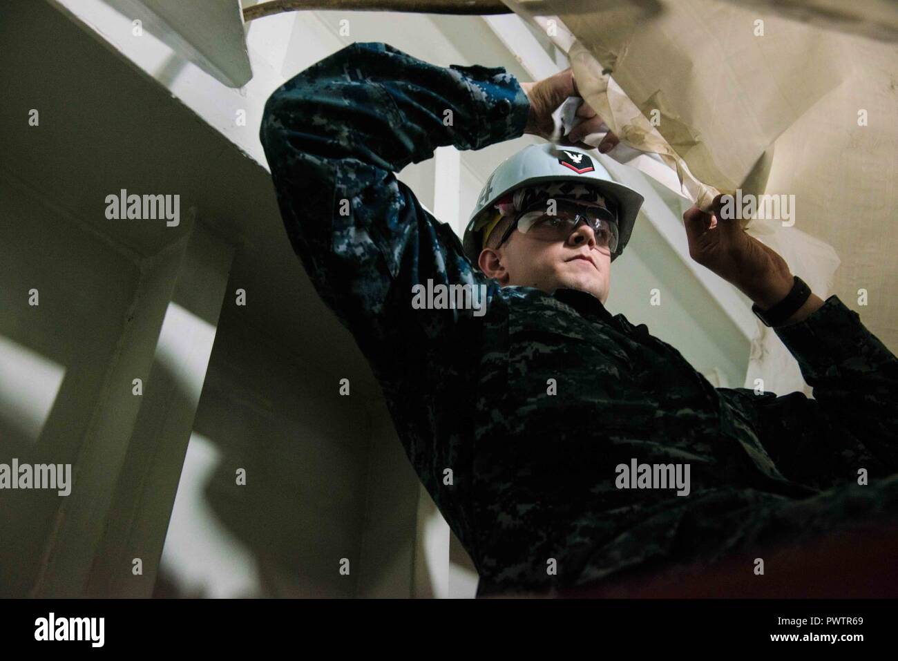 BREMERTON, Washington (June 19, 2017) Aviation Boatswain's Mate