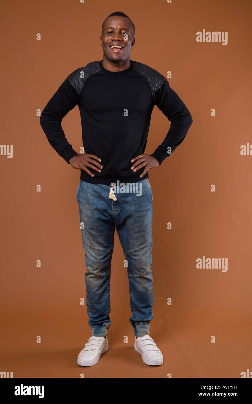 Man full body studio shot hi-res stock photography and images - Alamy
