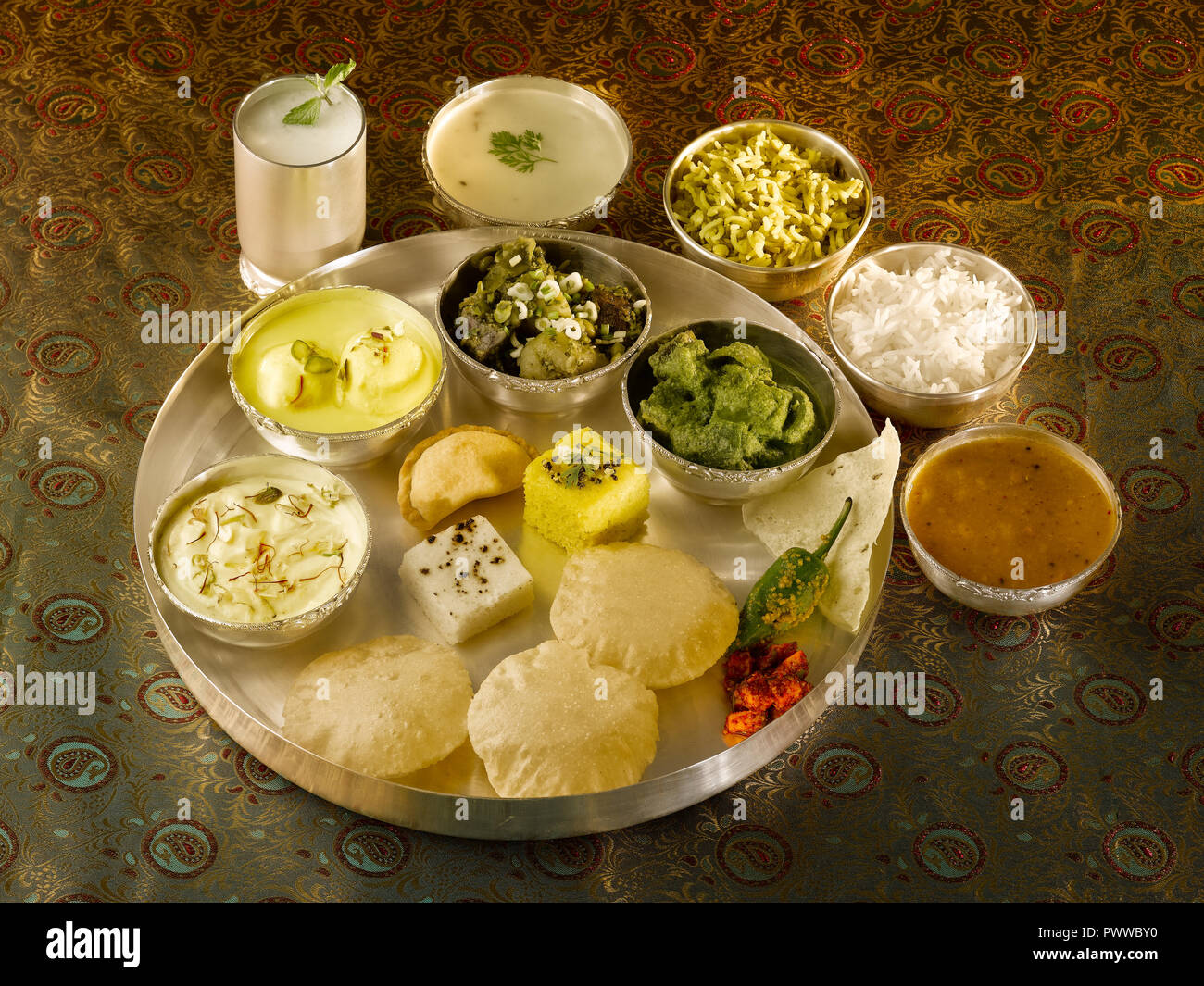 A FULL TRADITIONAL GUJARATI MEAL/ GUJARATI THALI SHRIKHAND, RASMALAI