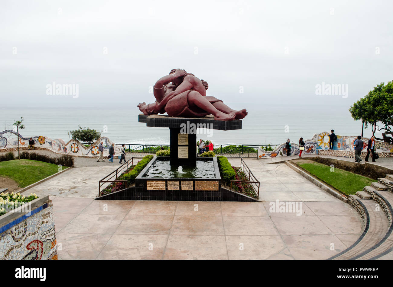 The Kiss Park in Miraflores Boardwalk, Lima Stock Photo
