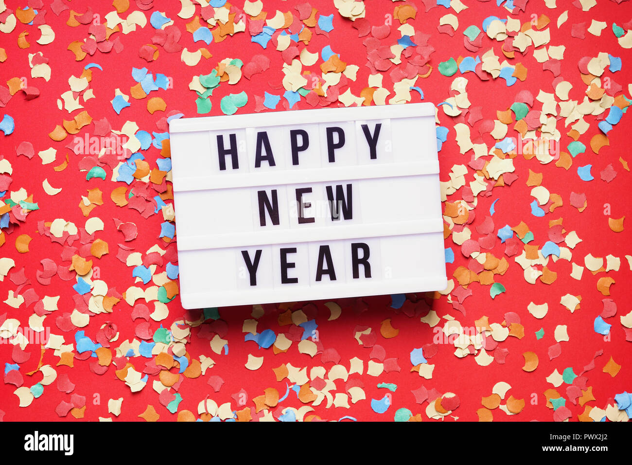 Top 76+ imagen new year confetti background - thpthoangvanthu.edu.vn