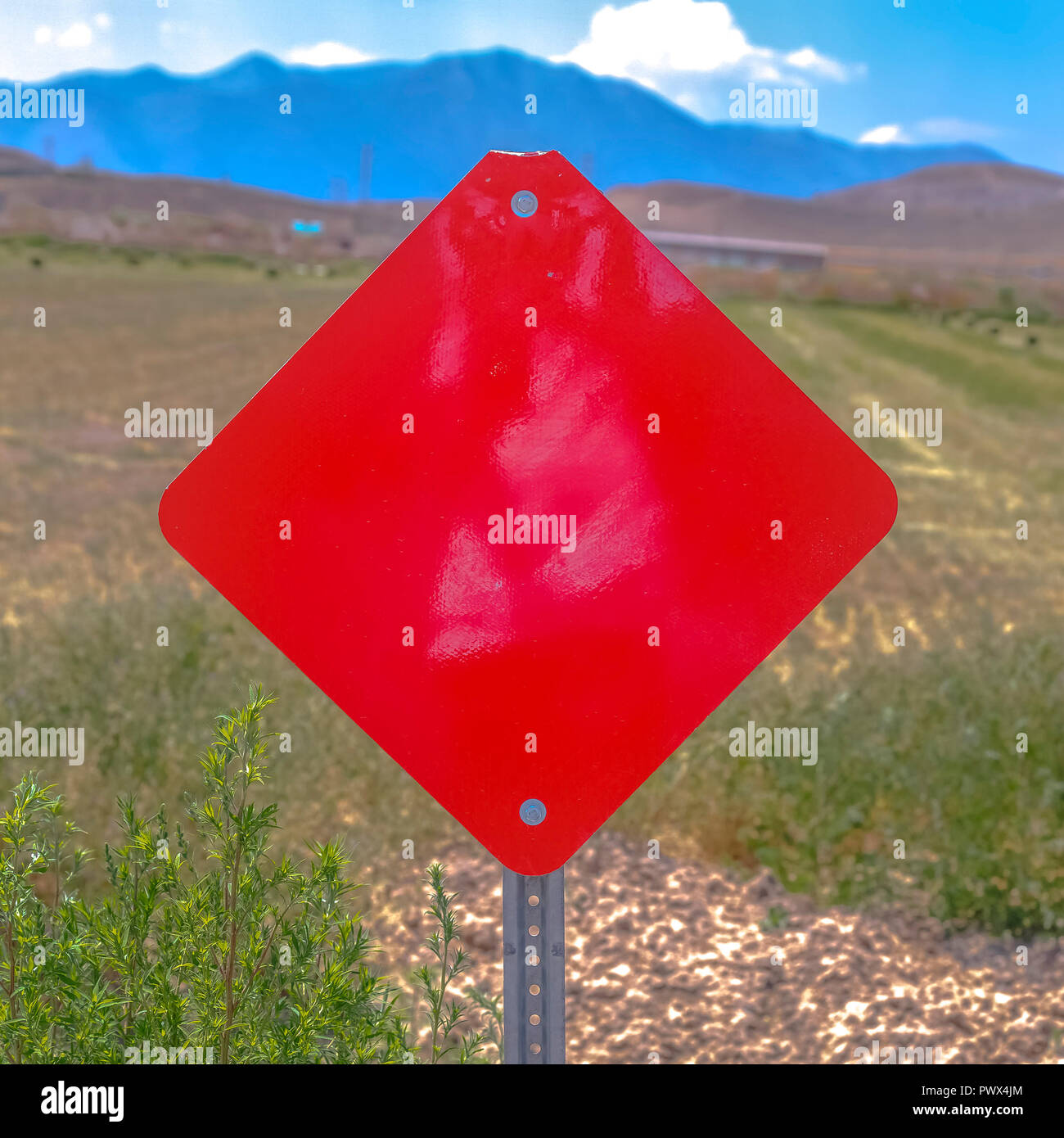 Diamond Shaped Caution Sign Hi res Stock Photography And Images Alamy diamond-shaped-caution-sign-hi-res-stock-photography-and-images-alamy