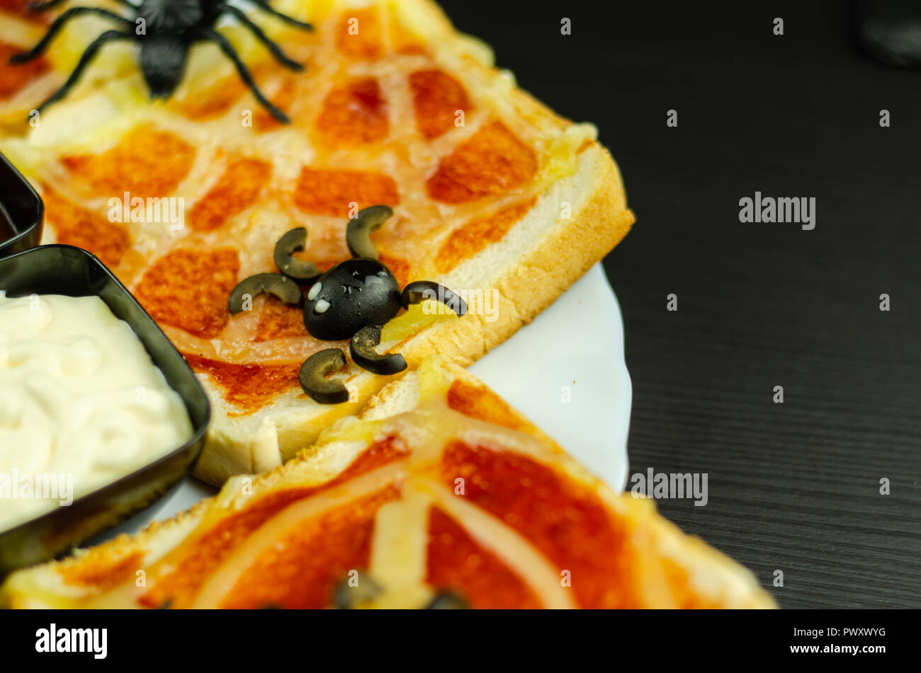 Spider Buffet Funny sandwiches with spider and spider web for Halloween party, scary ...