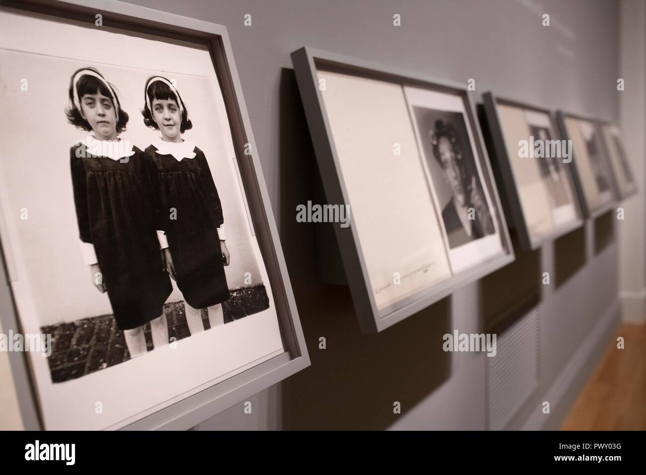 Washington, DC, USA. 17th Oct, 2018. Photo taken on Oct. 17, 2018 shows artworks exhibited at the Smithsonian American Art Museum in Washington, DC, the United States. The exhibition showed Diane Arbus's portfolio titled 'A box of ten photographs' which she has been working on since 1969. Credit: Liu Jie/Xinhua/Alamy Live News Stock Photo