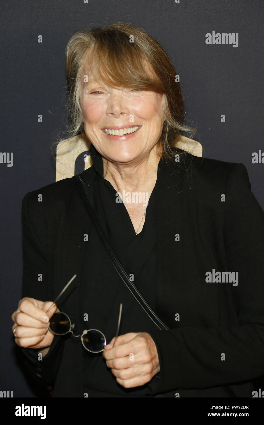 Nashville, TN, USA. 17th Oct, 2018. SISSY SPACEK arrives for the 2018 CMT Artists of the Year held at the Schermerhorn Symphony Center. Credit: Frederick Breedon/AdMedia/ZUMA Wire/Alamy Live News Stock Photo